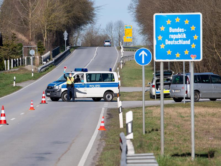 Am Grenzübergang | © Sven Hoppe