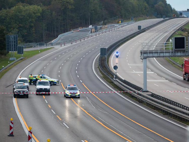 Brückensprengung auf A8 | © Christoph Schmidt