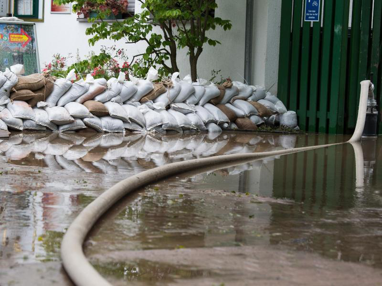 Hochwasser | © Swen Pförtner