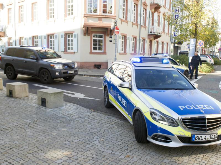 Polizeikolonne | © Steffen Schmidt